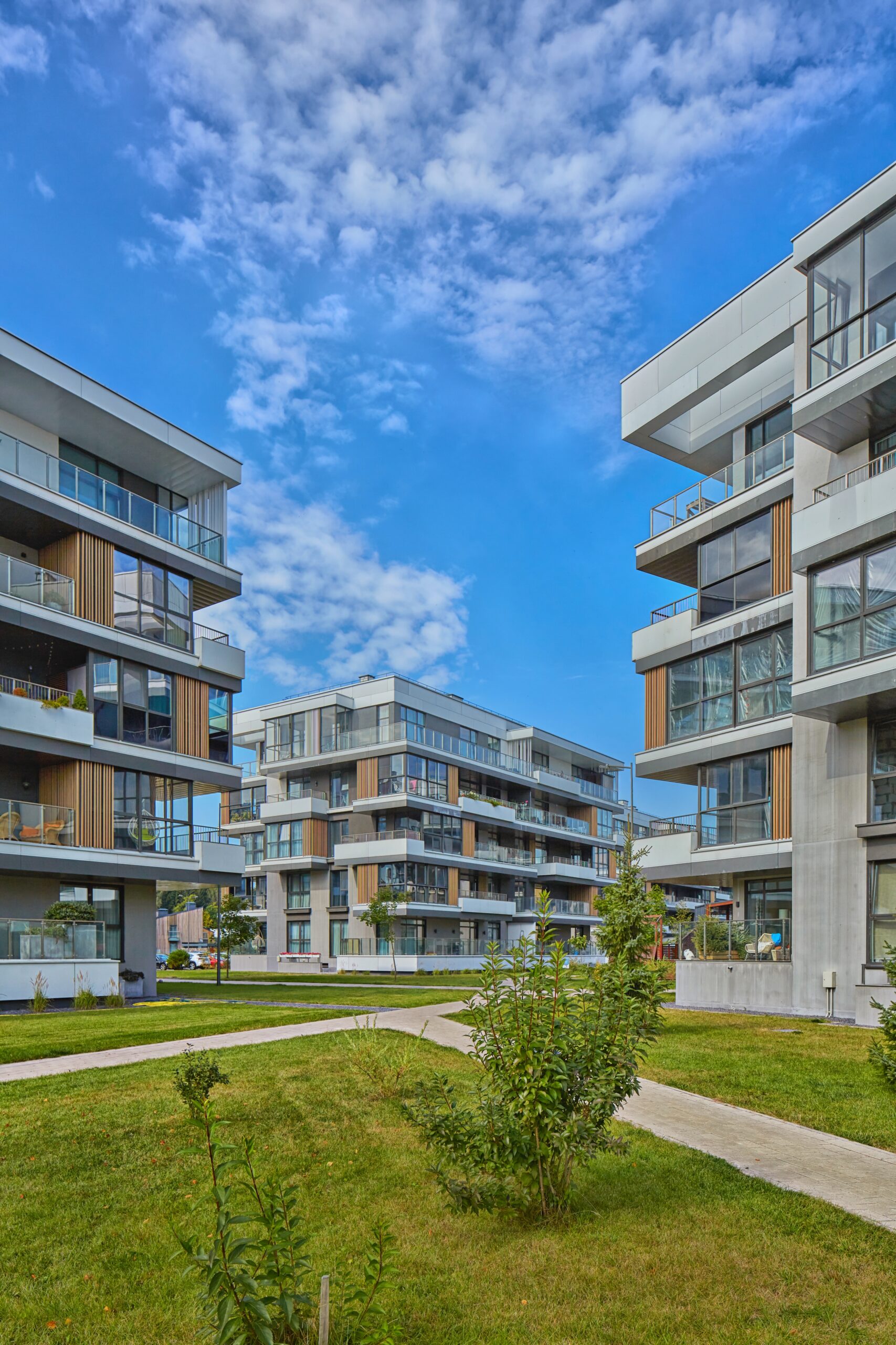 New,Modern,Block,Of,Flats,In,Green,Area.,Residential,Apartment